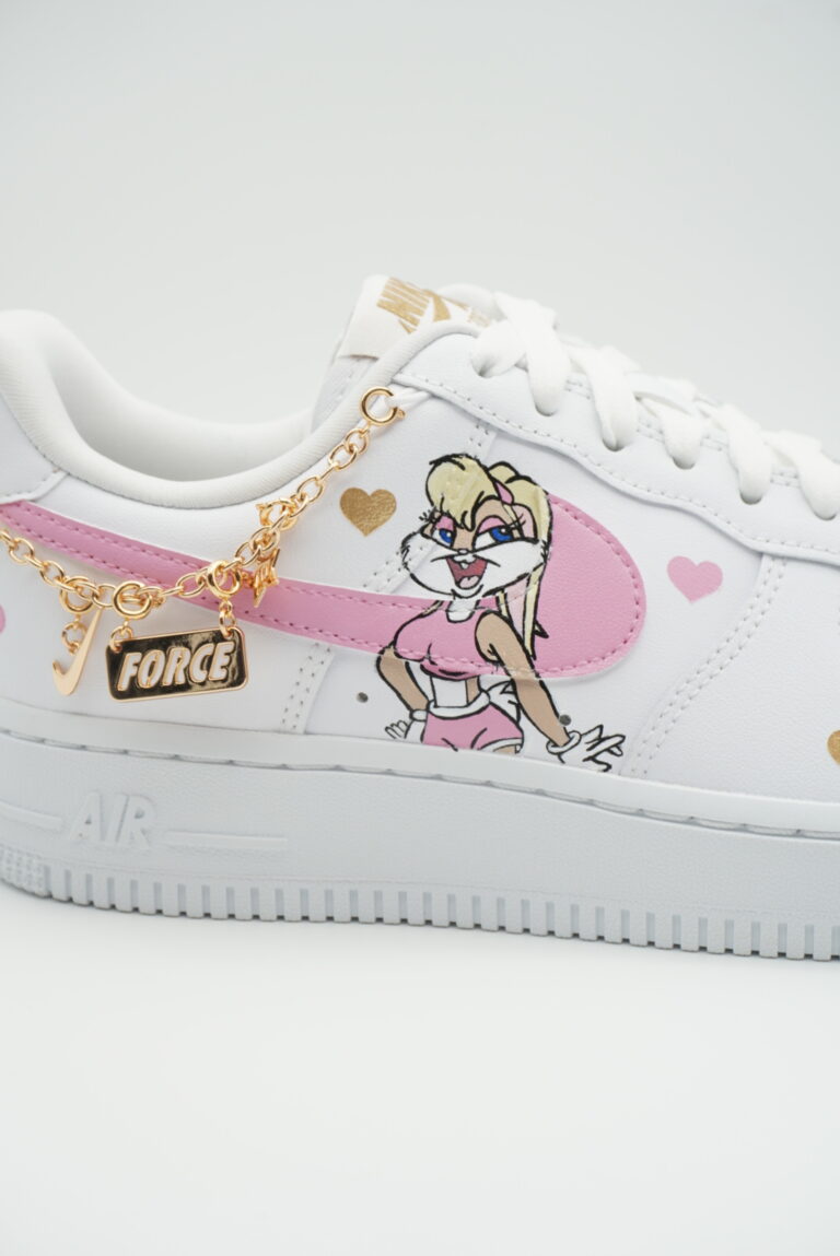 Lola Bunny Sneaker Nahaufnahme 1