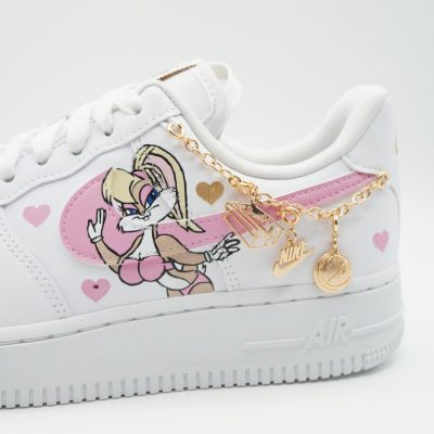 Lola Bunny Sneaker Nahaufname 2